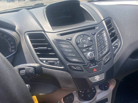 2016 Ford Fiesta SE