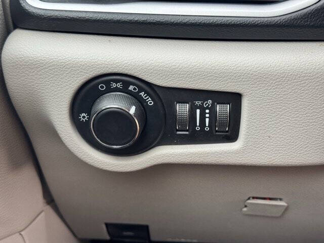 2020 Chrysler Voyager LX