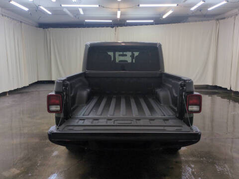 2025 Jeep Gladiator NightHawk