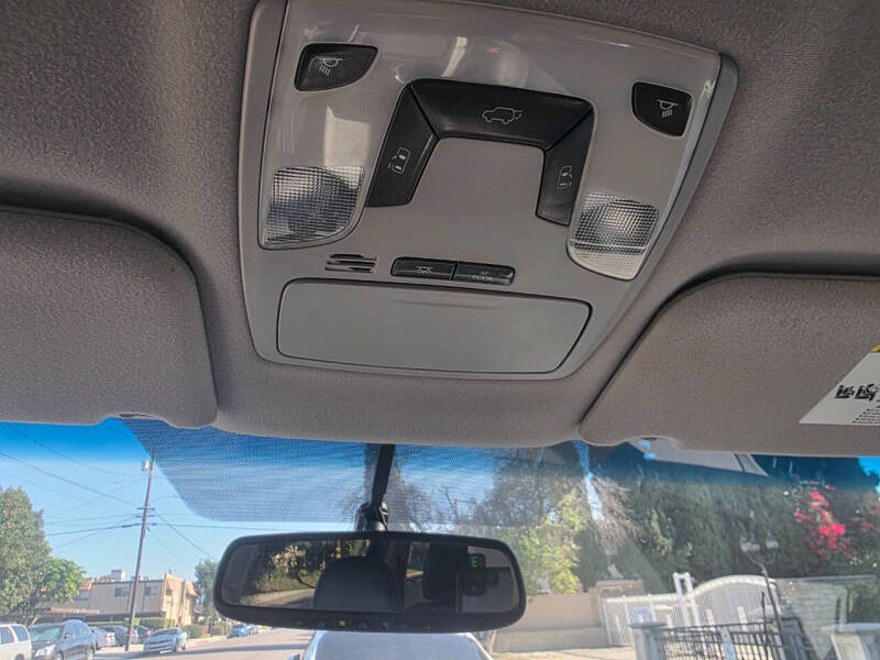 2013 Toyota Sienna SE 8-Passenger