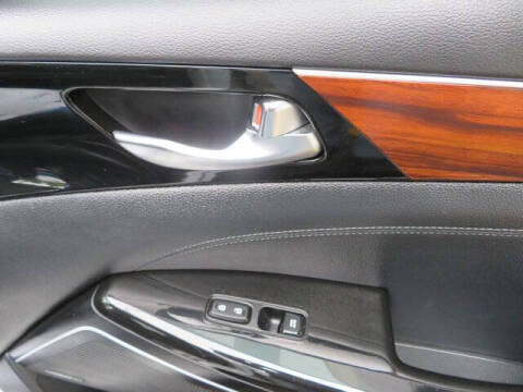 2018 Kia Cadenza Technology