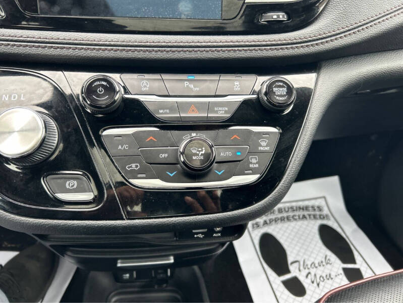 2020 Chrysler Pacifica Limited 35th Anniversary