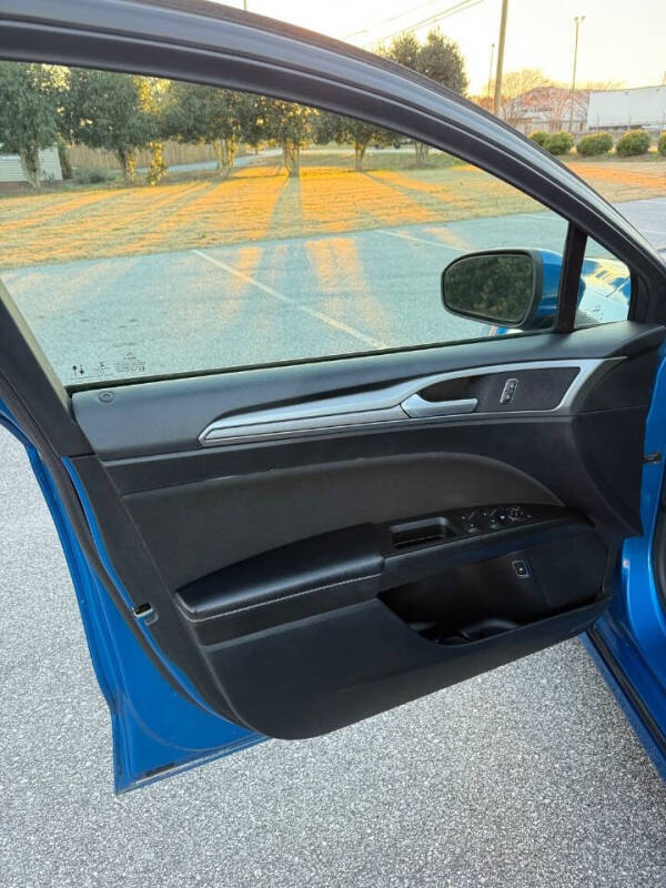 2020 Ford Fusion Hybrid SE