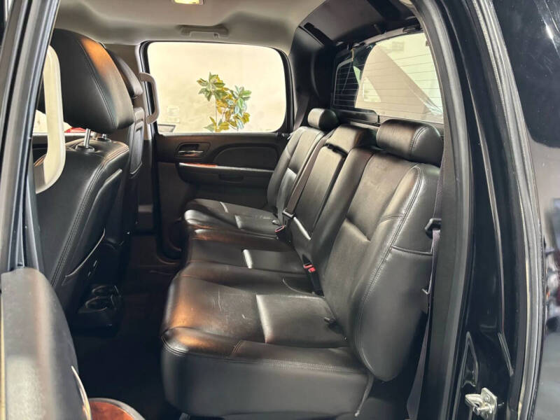 2013 Chevrolet Avalanche LTZ Black Diamond