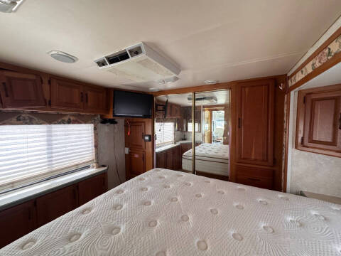 2001 Holiday Rambler Ambassador