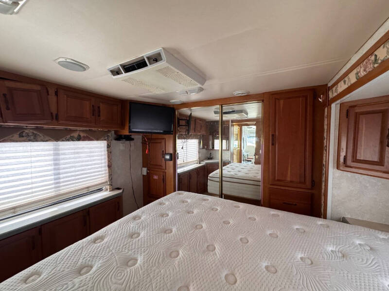 2001 Holiday Rambler Ambassador