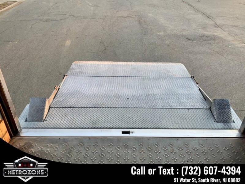 2019 Freightliner M2 106