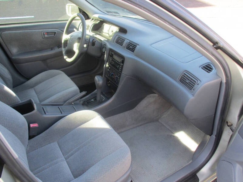 2000 Toyota Camry CE photo 6