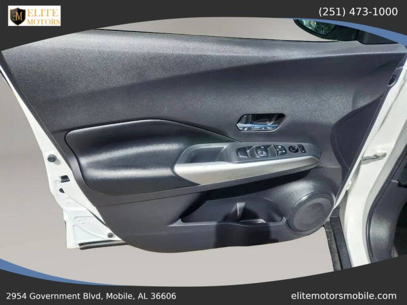 2020 Nissan Kicks SR