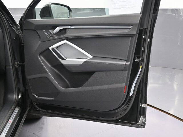 2022 Audi Q3 quattro S line Prem Plus 45 TFSI