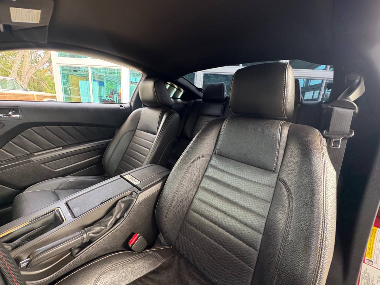 2011 Ford Mustang 28