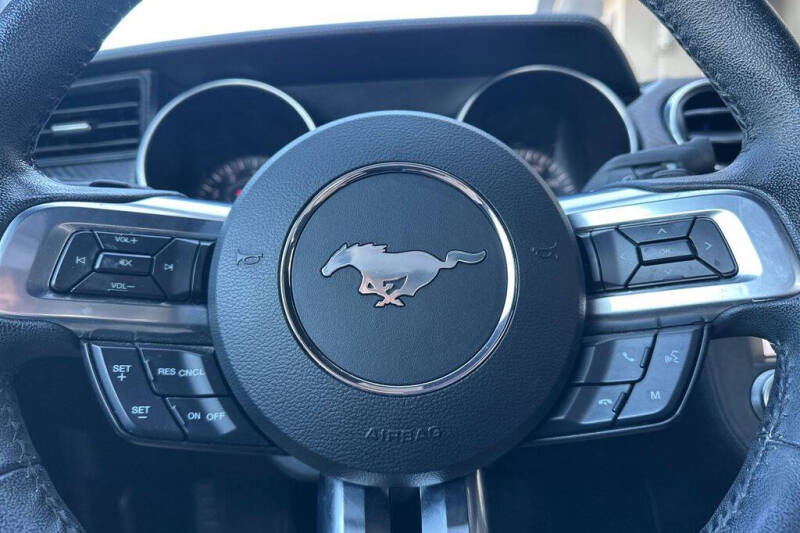 2021 Ford Mustang EcoBoost