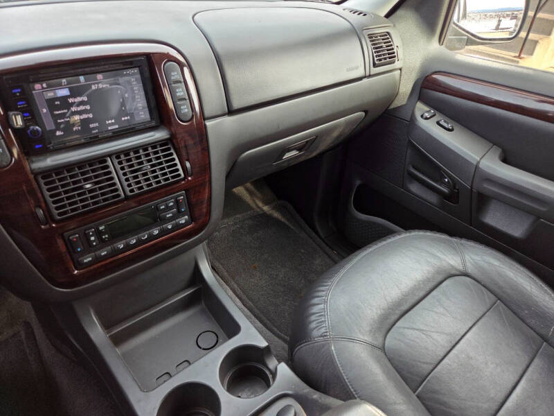 2004 Ford Explorer Limited
