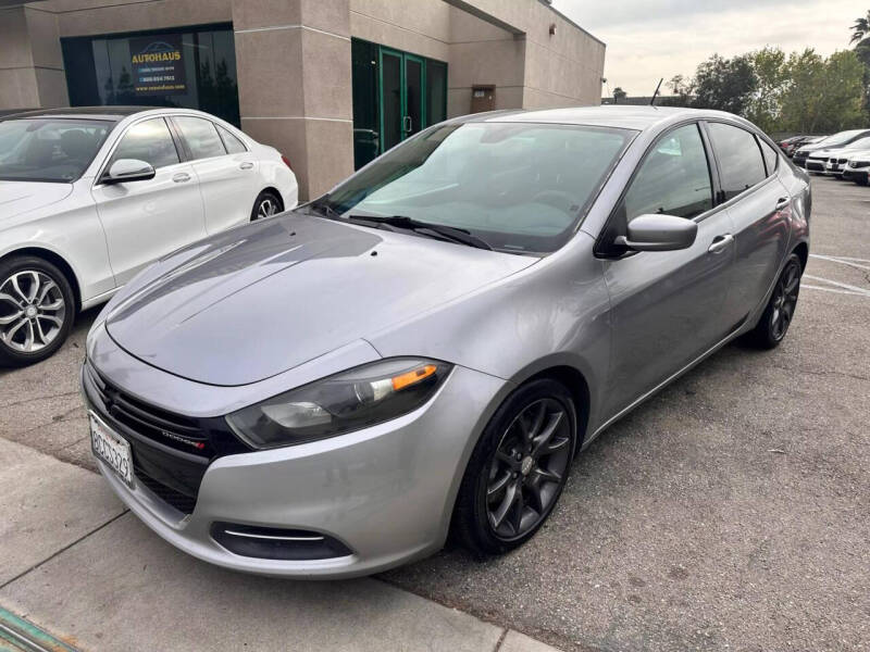 2016 Dodge Dart SE photo 2