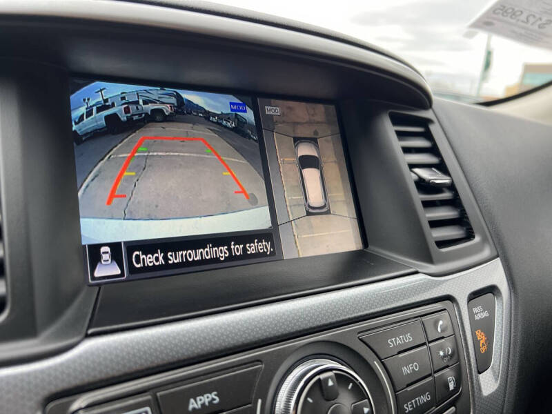 2019 Nissan Pathfinder SL