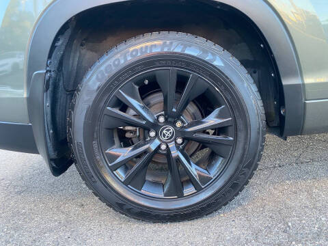2016 Toyota Highlander LE