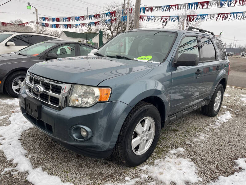 2010 Ford Escape XLT photo 2