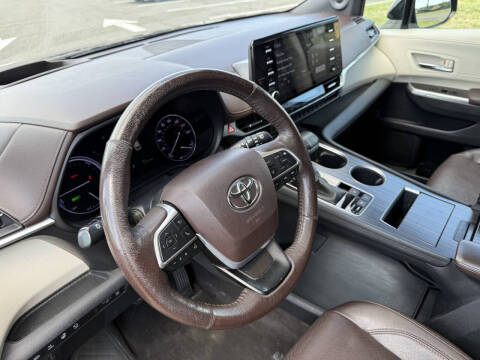 2022 Toyota Sienna Platinum 7-Passenger