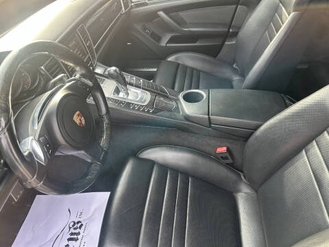 2015 Porsche Panamera Turbo