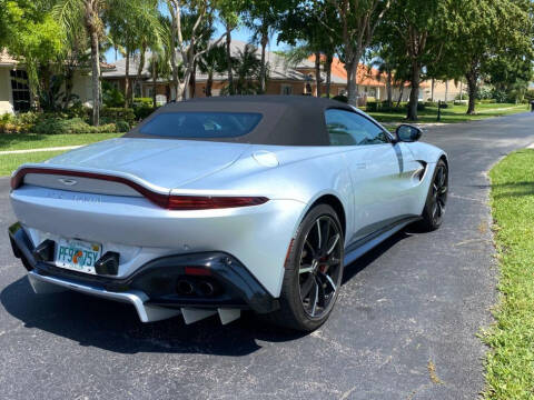 2022 Aston Martin Vantage