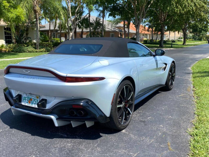 2022 Aston Martin Vantage