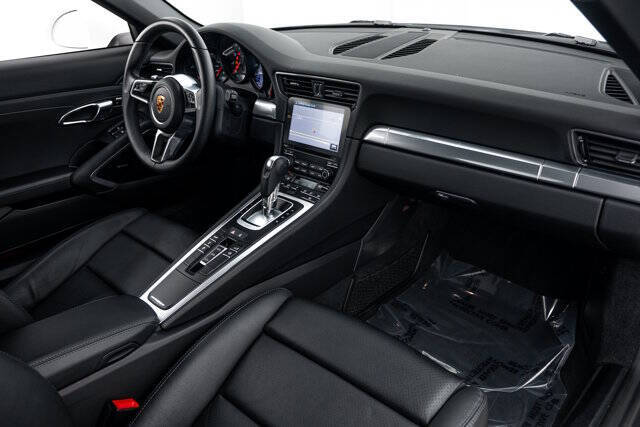 2017 Porsche 911 Carrera