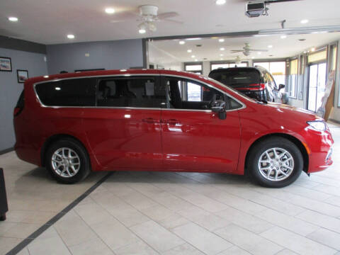 2025 Chrysler Pacifica Select