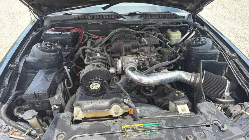 2005 Ford Mustang V6 Deluxe