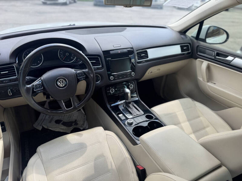 2014 Volkswagen Touareg V6 Lux