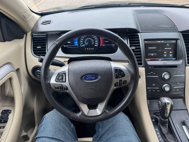 2015 Ford Taurus SEL