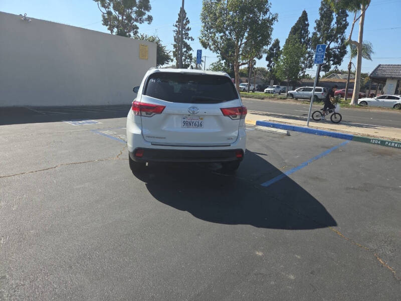 2018 Toyota Highlander SE