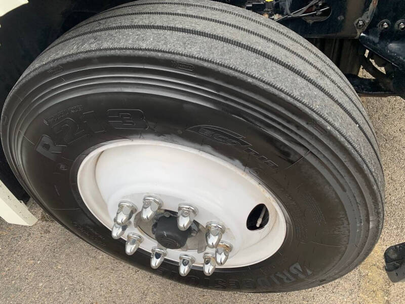 2019 Freightliner CASCADIA 126