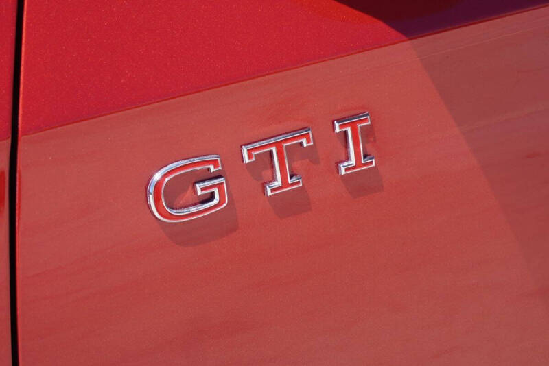 2025 Volkswagen Golf GTI SE