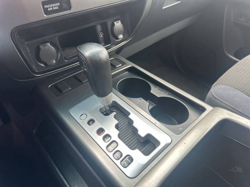 2012 Nissan Armada SV