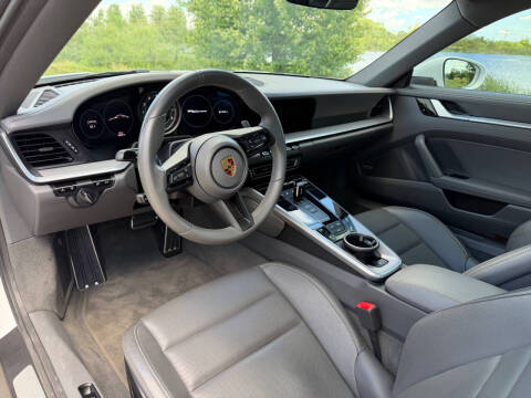 2021 Porsche 911 Carrera