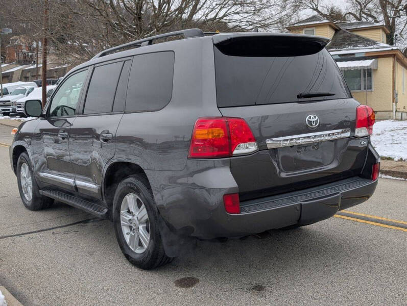 2013 Toyota Land Cruiser