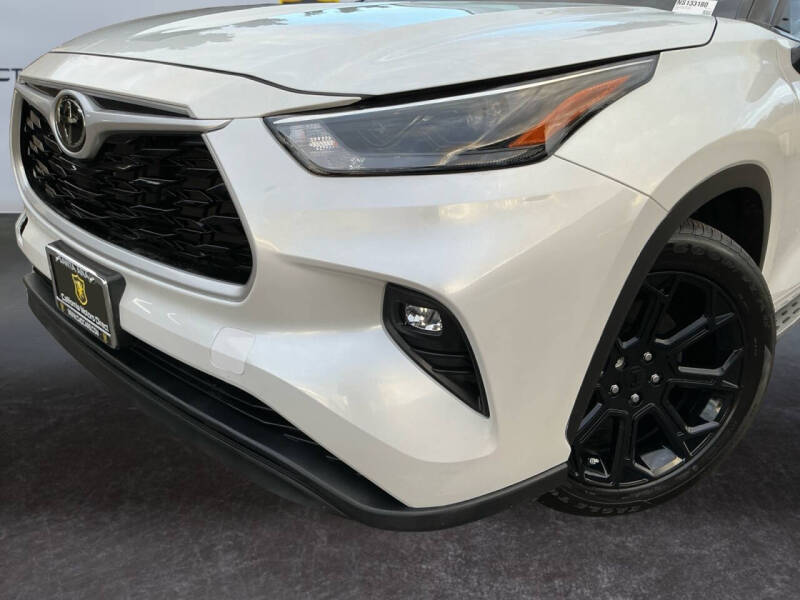 2022 Toyota Highlander LE