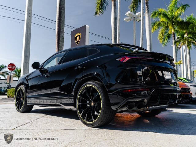 2022 Lamborghini Urus