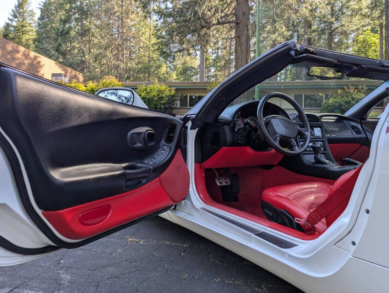 2004 Chevrolet Corvette