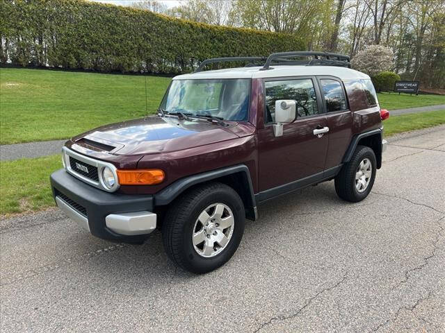 2007 Toyota FJ Cruiser for sale at CLASSIC AUTO SALES in Holliston MA
