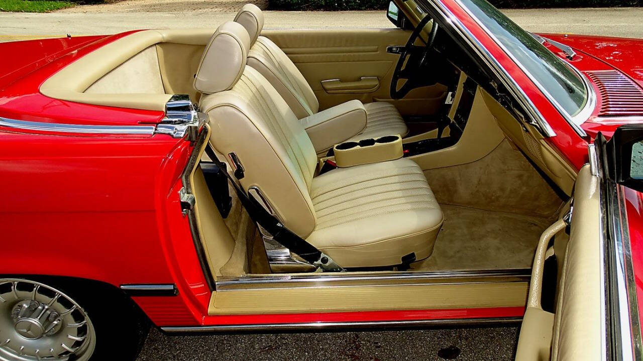 1985 Mercedes-Benz 380-Class 24