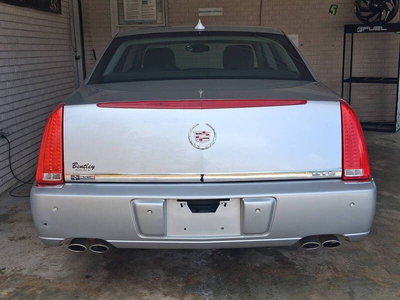 2009 Cadillac DTS Luxury 5-Passenger