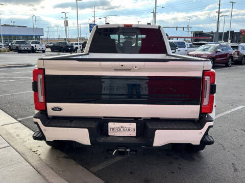 2025 Ford F-450 Super Duty Platinum