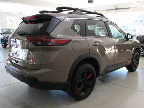 2025 Nissan Rogue Rock Creek