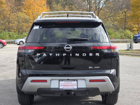 2025 Nissan Pathfinder SL