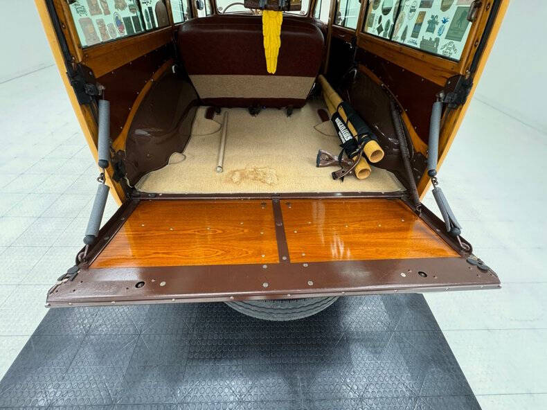 1941 Ford Super Deluxe