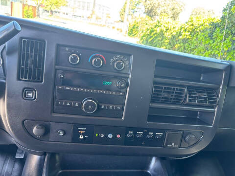 2017 Chevrolet Express 2500