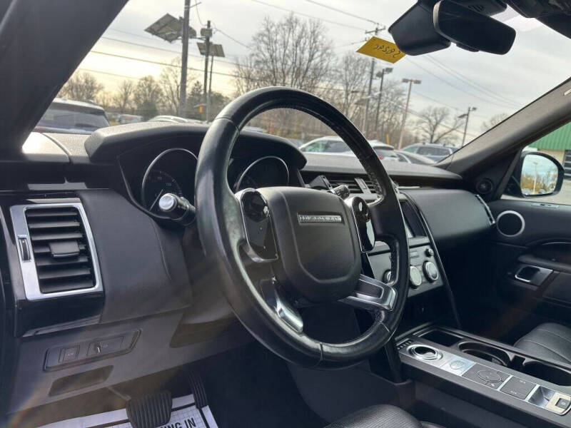 2020 Land Rover Discovery SE