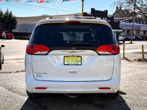 2020 Chrysler Voyager LXi