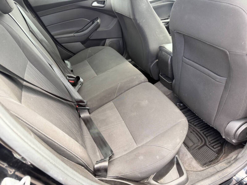 2018 Ford Focus SE - Photo 12